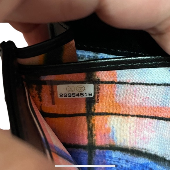 (RARE ITEM) CHANEL Black Lambskin Leather Long Flap Wallet - Series 29 w/COA - Picture 5 of 5